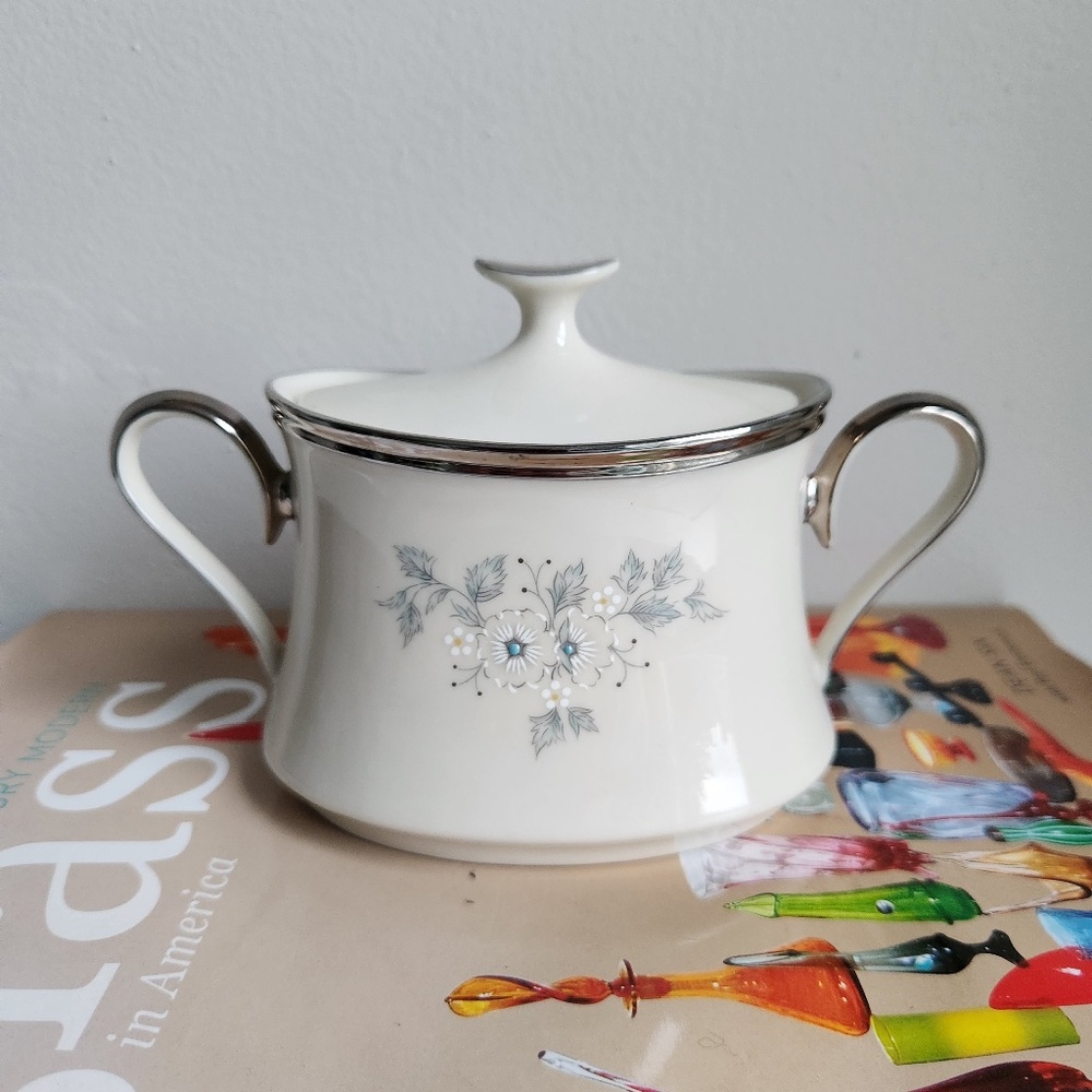 Lenox Windsong Sugar Bowl with Lid